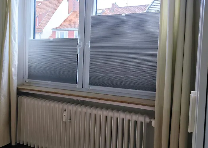 Nettes Schlafzimmer Mit Gemeinschaftsbad In Zentraler Lage
