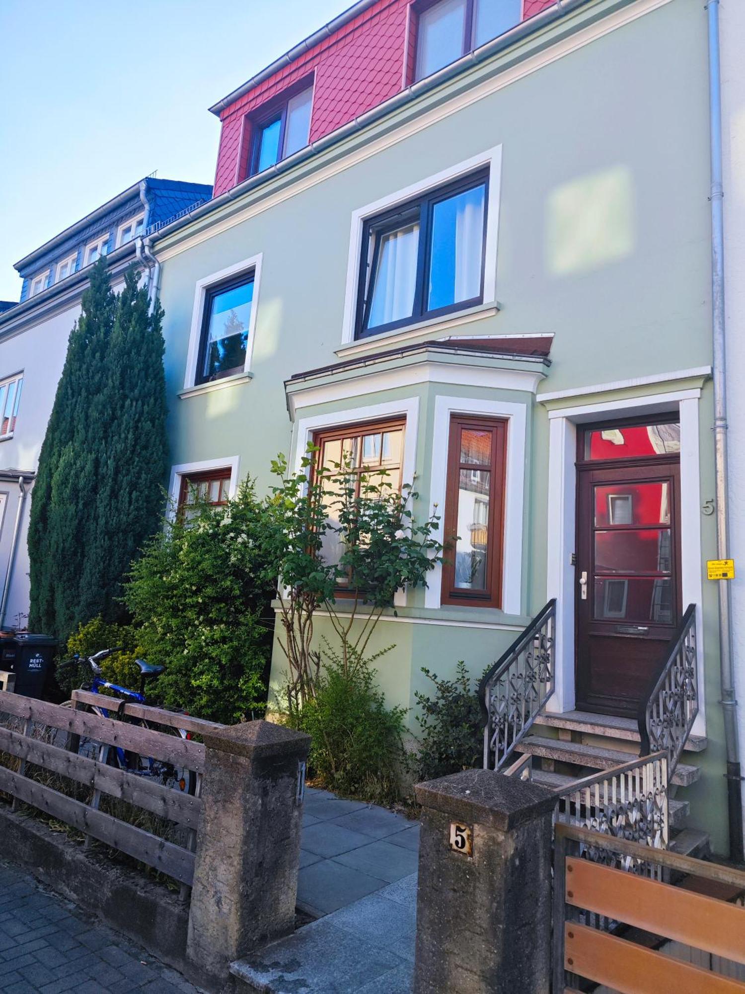 Nettes Schlafzimmer Mit Gemeinschaftsbad In Zentraler Lage